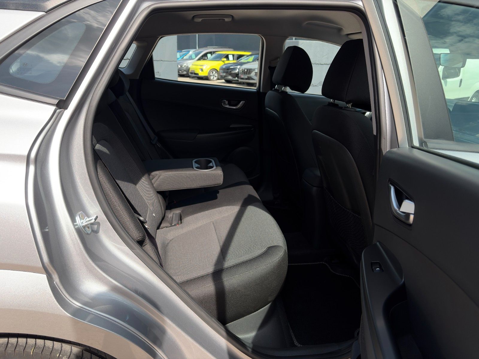 Fahrzeugabbildung Hyundai KONA E Select ACC PDC CAM SHZ LHZ LKA CarPlay