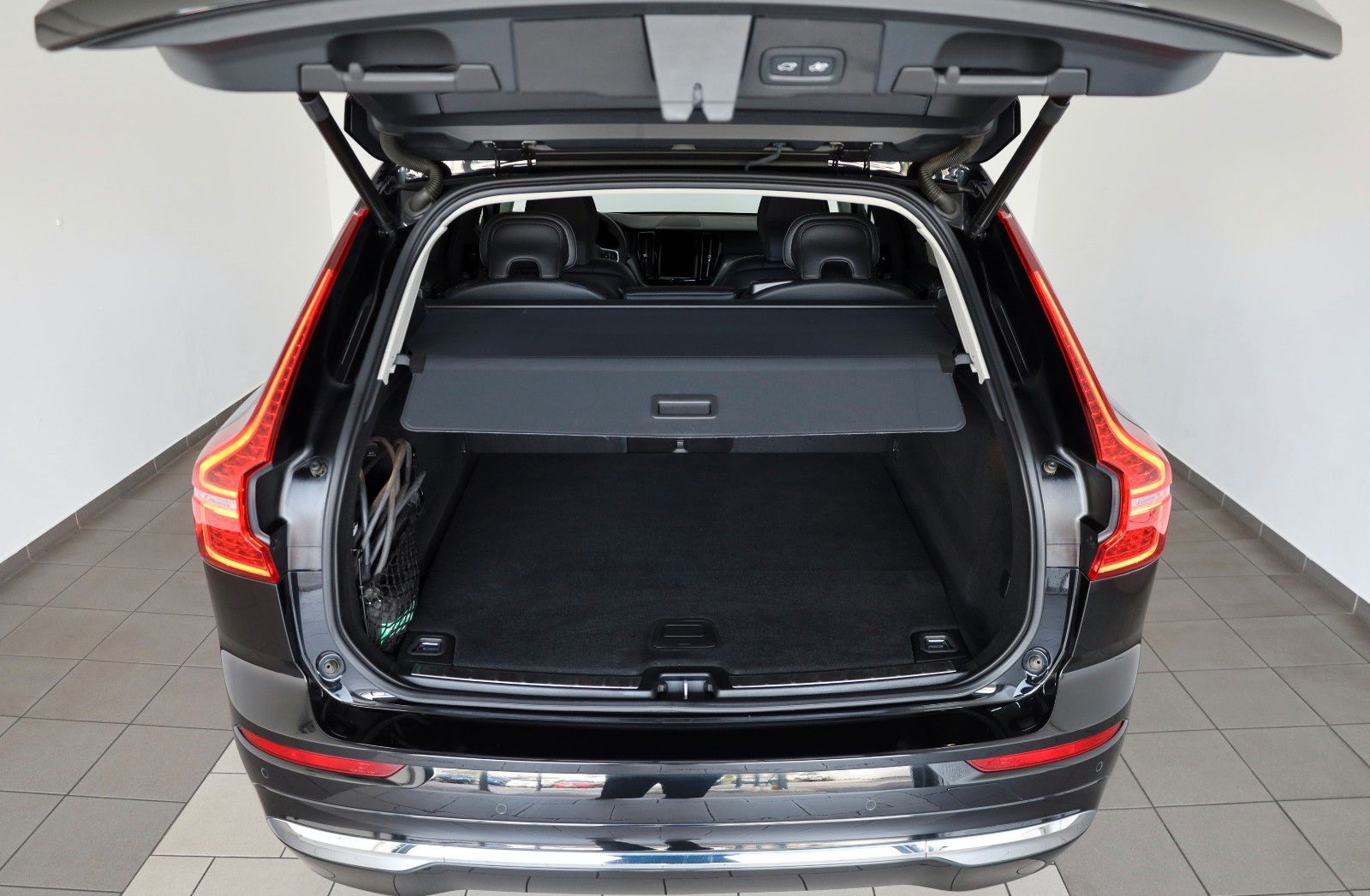 Fahrzeugabbildung Volvo XC60 T6 Recharge  AWD Leder,Navi,LED,Auto Pilot