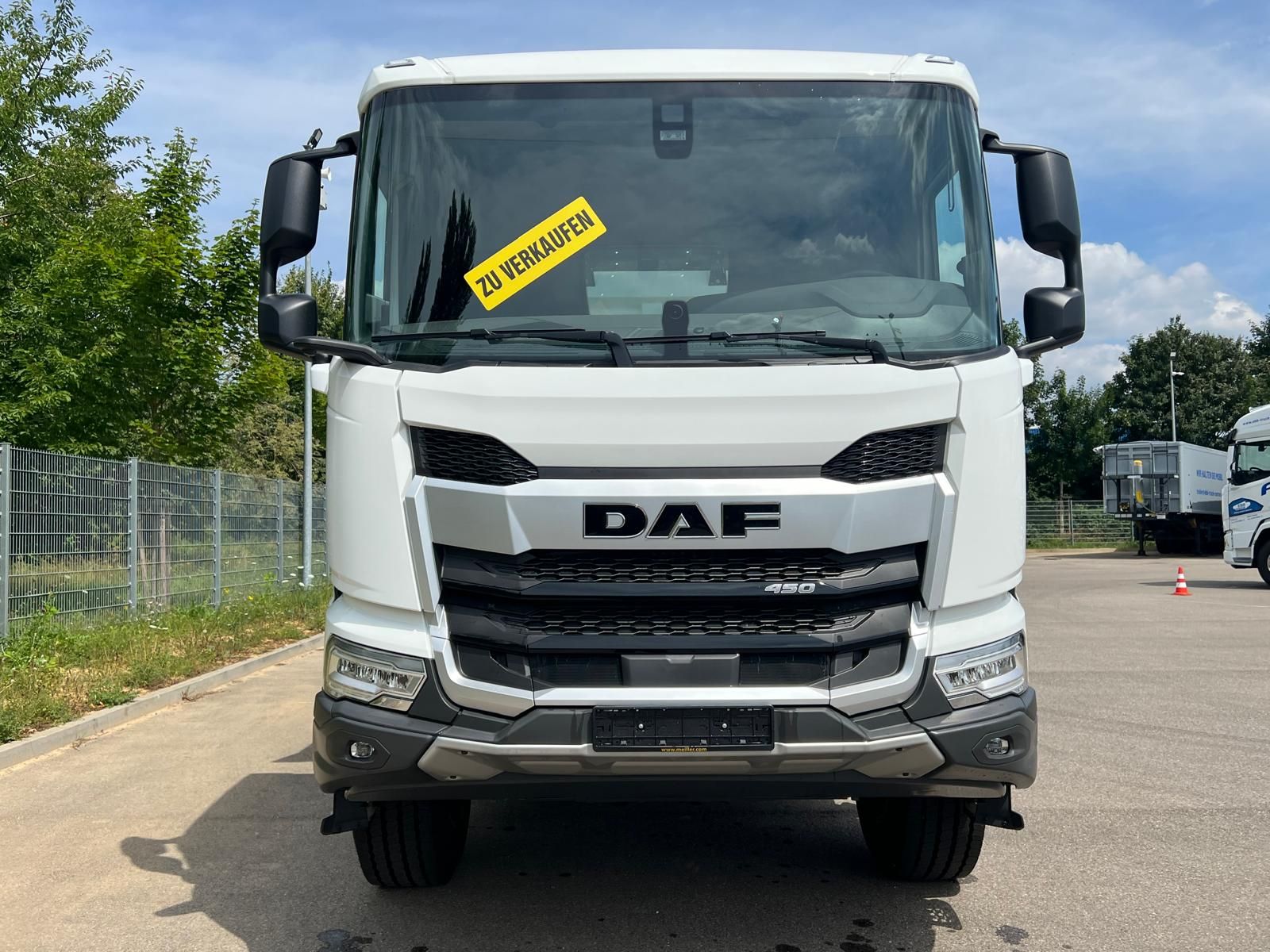 Fahrzeugabbildung DAF FAD XDC 450 Dreiseitenkipper