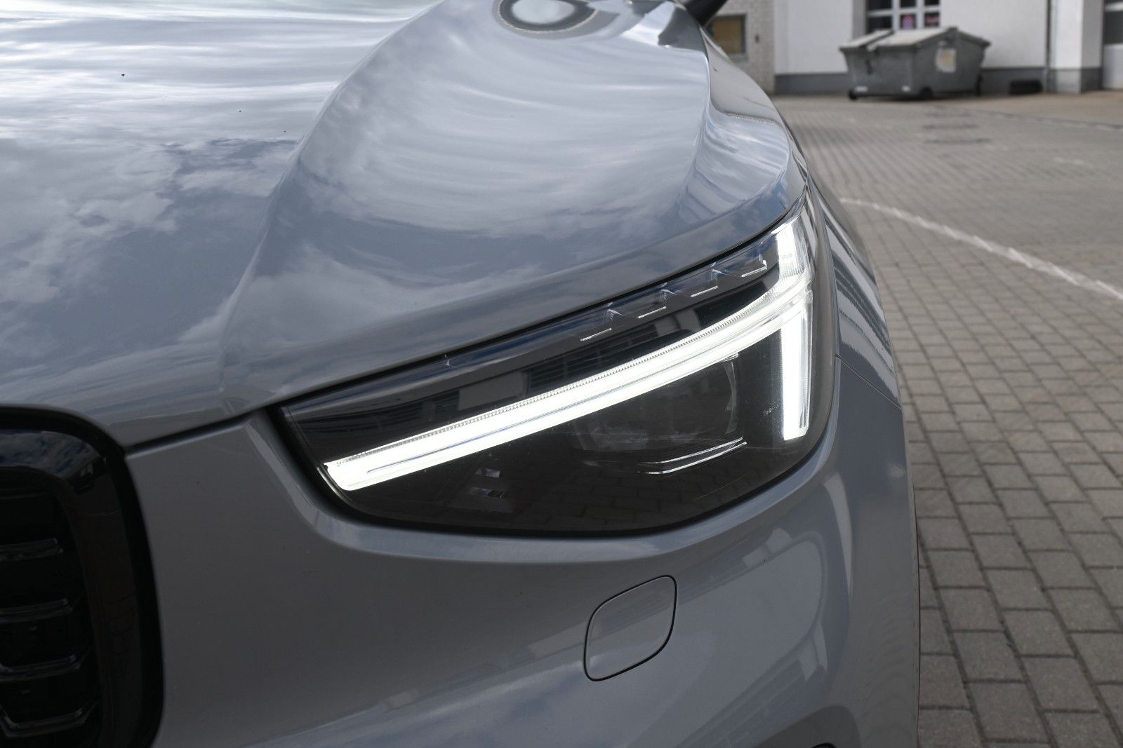 Fahrzeugabbildung Volvo XC40 B4 DKG Plus Black Edition*FSHZG*360°*ACC