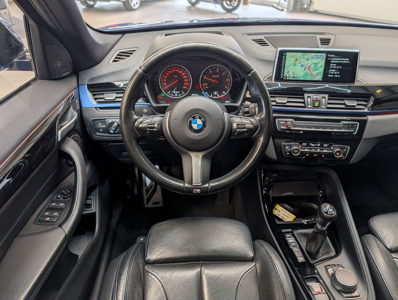 Fahrzeugabbildung BMW X1 20d xD M-Sport LED H&K Cam HUD Pano AHK 19"