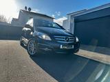 Mercedes-Benz B 170 BlueEFFICIENCY - schwarze Mercedes-Benz B 170