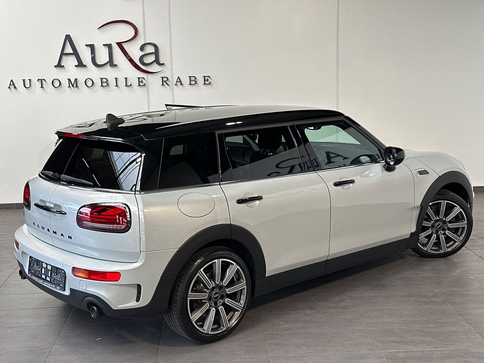 Fahrzeugabbildung MINI Cooper S Clubman Aut. Classic Black NAV+LED+KAM