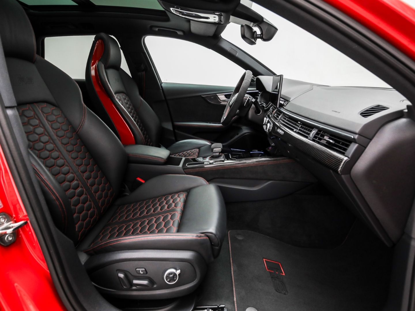 Audi RS4 Avant 2.9 TFSI quattro Pano AHK Leder Wabe foto 18