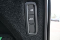Fahrzeugabbildung Volvo XC90 B5 AWD* R-Design*STHZ*360°LUFT*B&W*22Zoll