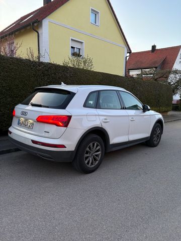 AUDI  Q5 2.0 TDI quattro S-tronic Navi Xenon Standhzg