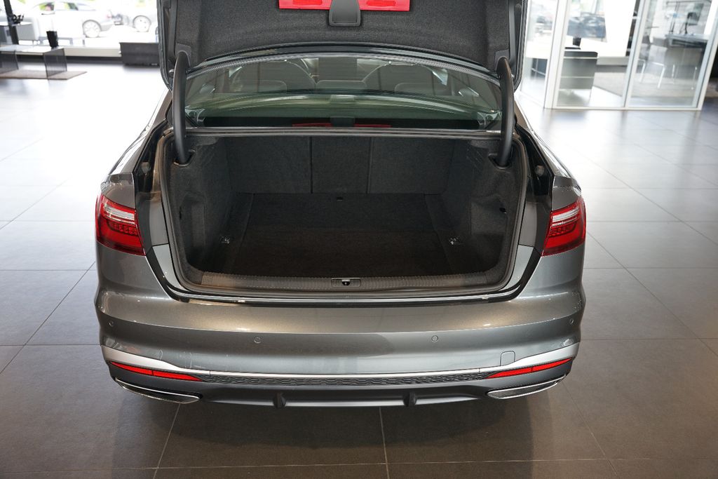 AUDI A4 Limousine 35 TDI S line | MMI Plus | AHK AUDI A4 Limousine 35 TDI S line | MMI Plus | AHK