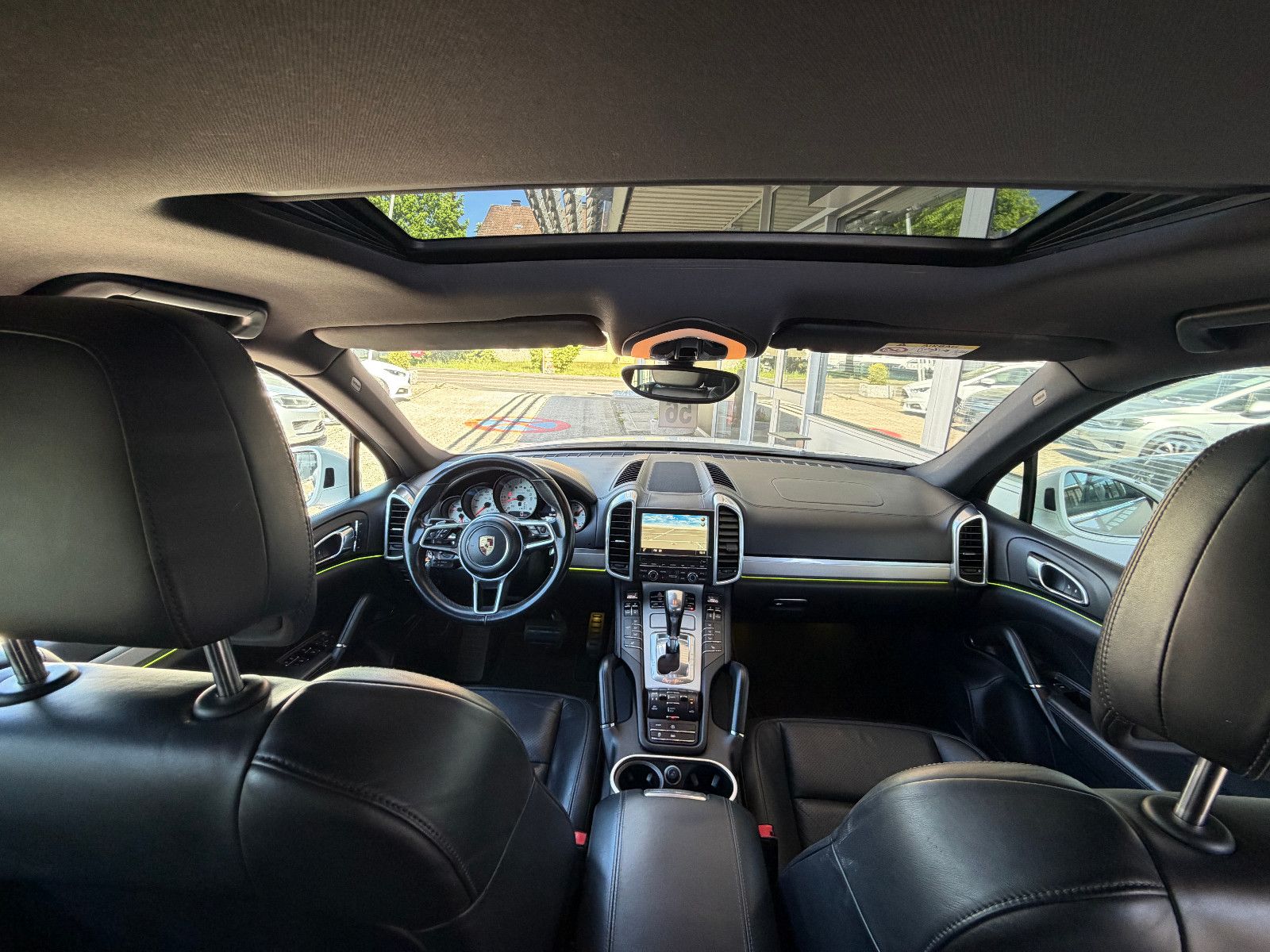 Fahrzeugabbildung Porsche Cayenne /LED/S-DACH/21"ALU/NAVI/LEDER/KAMERA