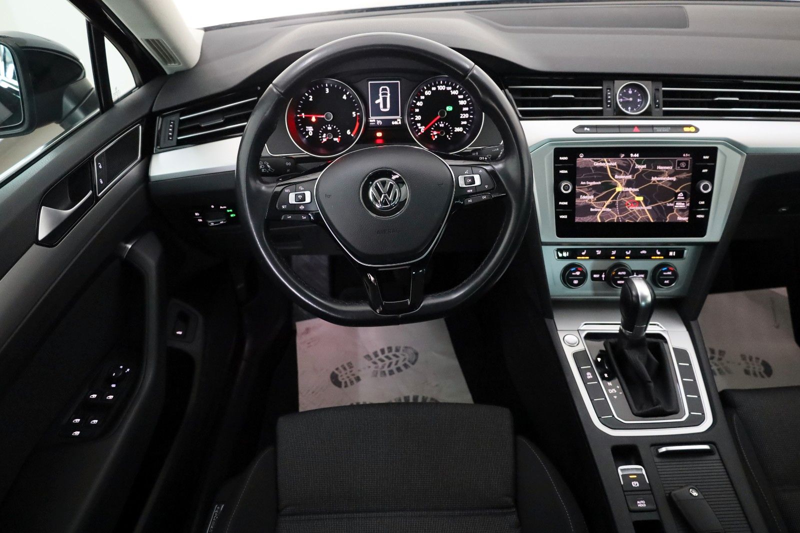 Fahrzeugabbildung Volkswagen Passat Variant Comfortline Navi,LED,ACC,SH,PDC