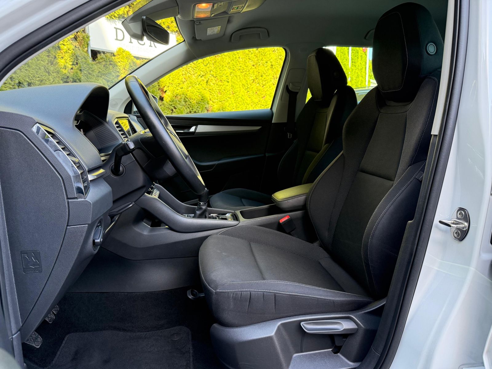 Fahrzeugabbildung SKODA Karoq 1.5 TSI Ambition LED+KAMERA+VIRT+CARPL+DAB