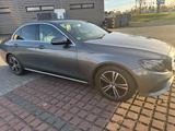 Mercedes-Benz E 220 d Autom. - 1.Hand Schiebedach gr Display  - : Taxi, Limousine