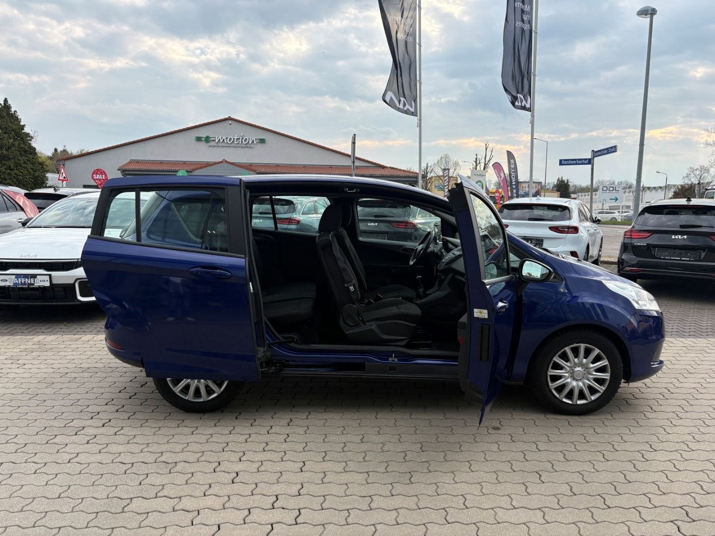 Fahrzeugabbildung Ford B-Max Trend BeheizbareWSS PDC KLIMA