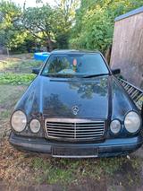 Mercedes-Benz Mercedes Benz E230 - Mercedes-Benz E 230 aus 1995