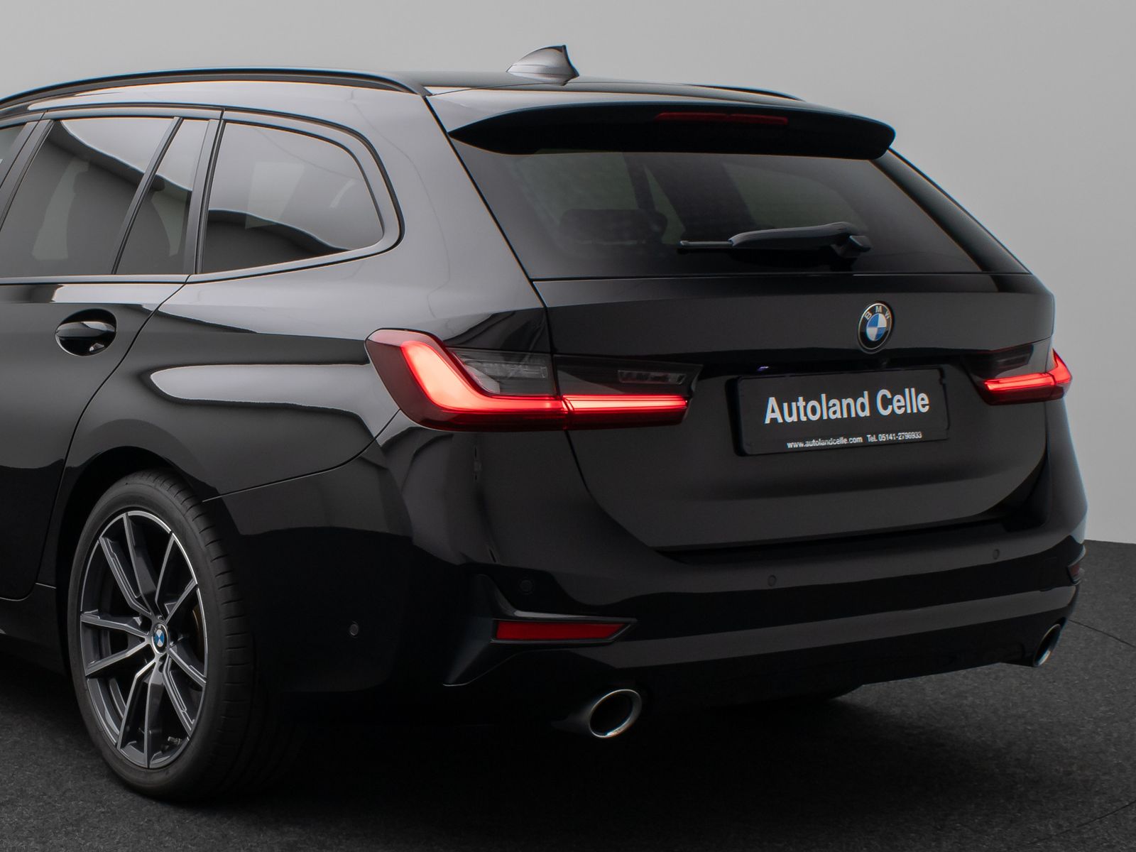 Fahrzeugabbildung BMW 320d  Kamera DAB HiFi DrivAssist Alarm LED Sport