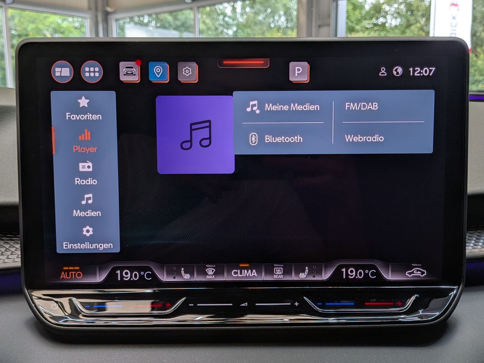 Fahrzeugabbildung CUPRA Terramarr 1.5 eTSI Tribe Sennh Matrix HUD AHK 20