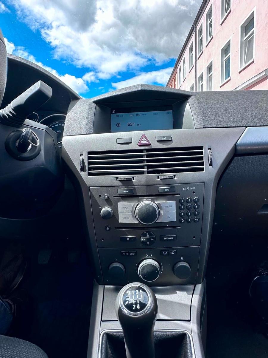 Opel Astra 2006 — photo 8