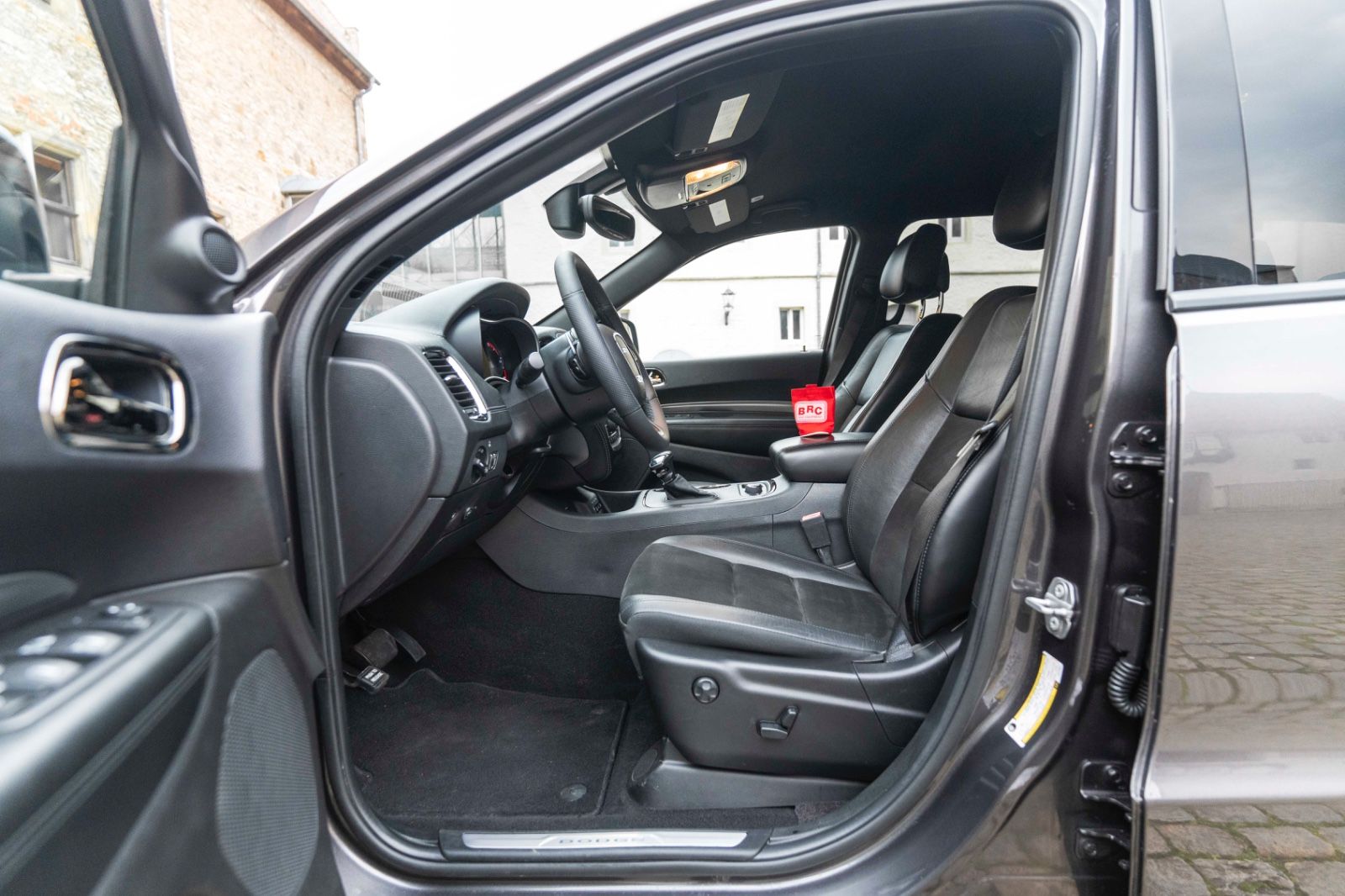 Fahrzeugabbildung Dodge Durango 5,7L LPG AWD CARPLAY LED NAV KAM ALPINE
