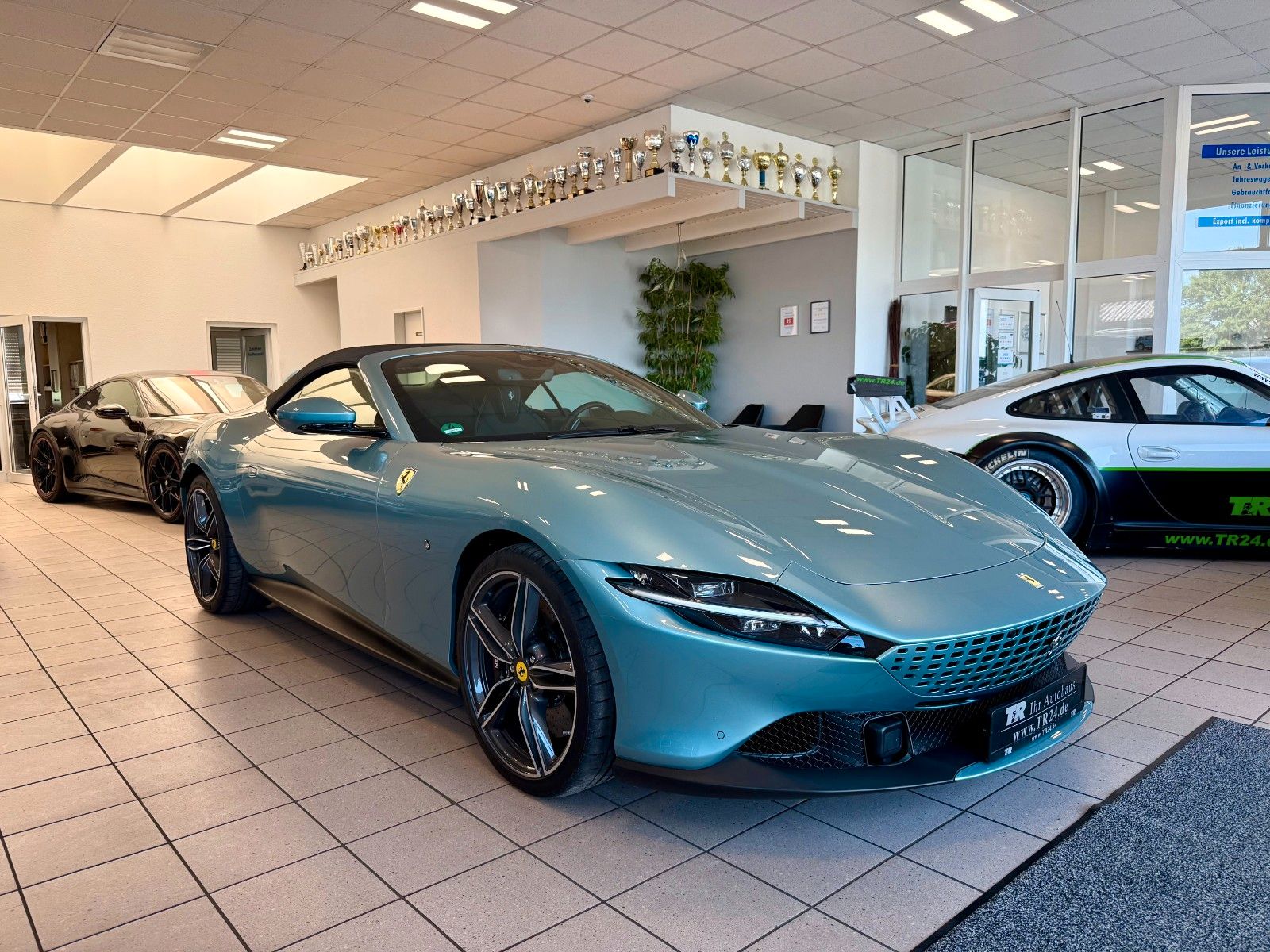 Fahrzeugabbildung Ferrari Roma Spider "SpecialColor"/JBL /Matrix /ACC/PPF