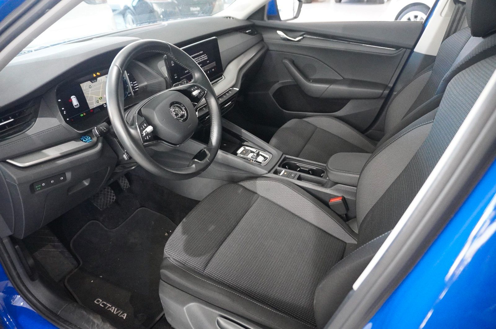 Fahrzeugabbildung SKODA Octavia Combi 2.0 TDI AMBITION DSG NAVI/LED/DAB+