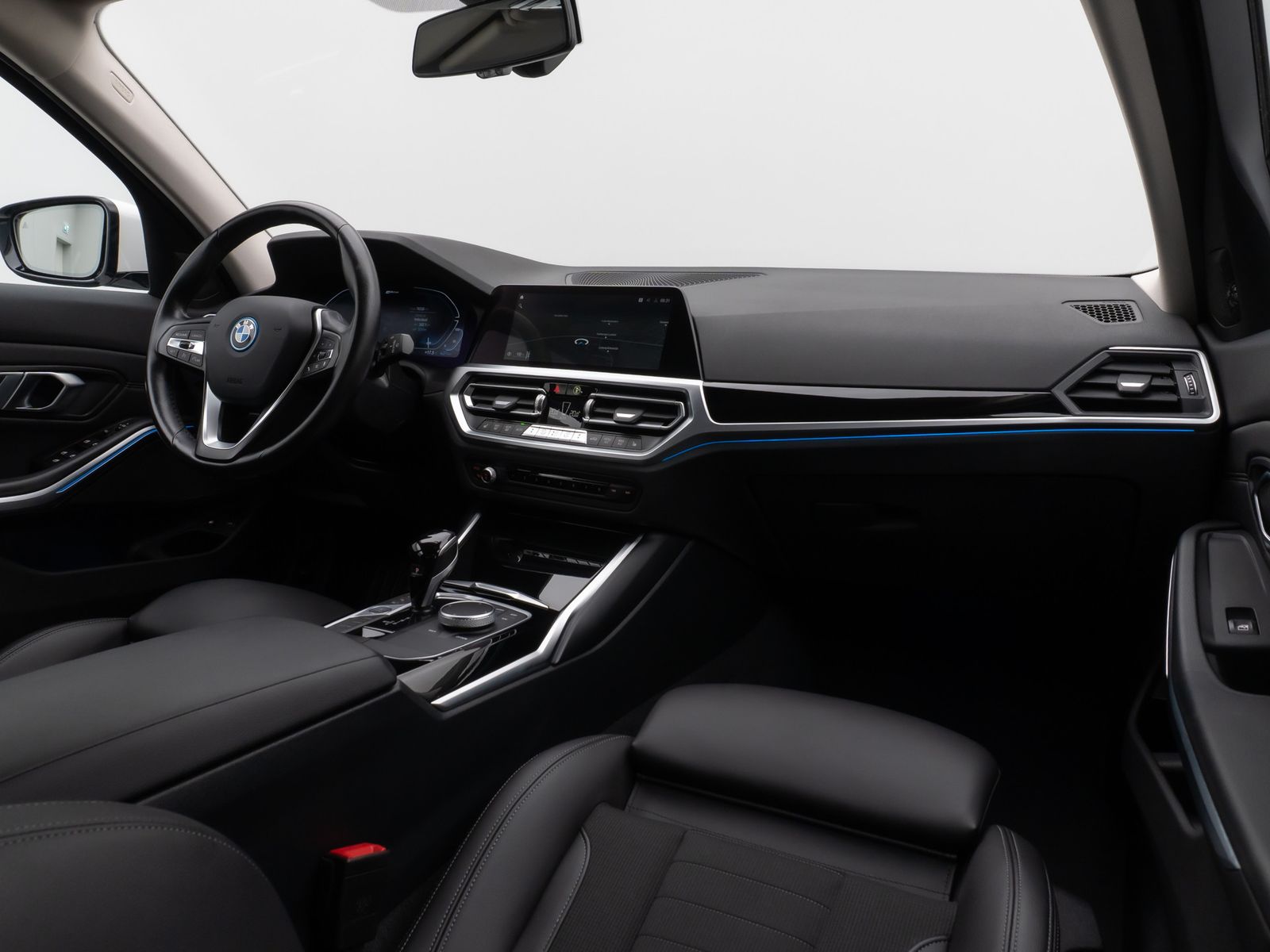 Fahrzeugabbildung BMW 320e Sport Line 360° Laser DAB H/K Komfort Alarm