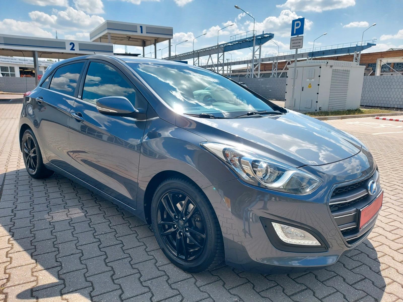 Hyundai i30 blue Passion Klima Sitzheizung BT-Tel. PDC