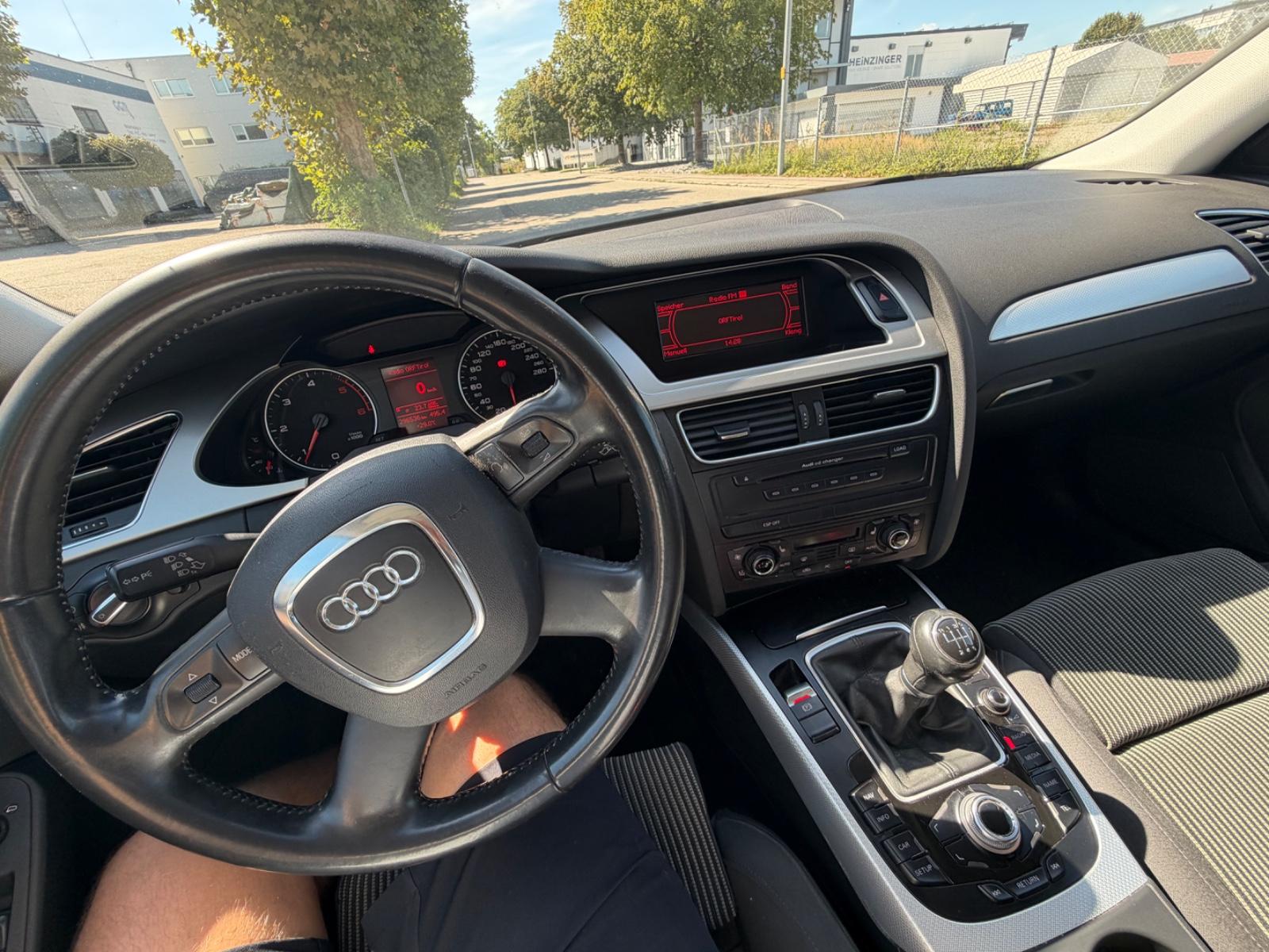 Audi A4 2009 — photo 14