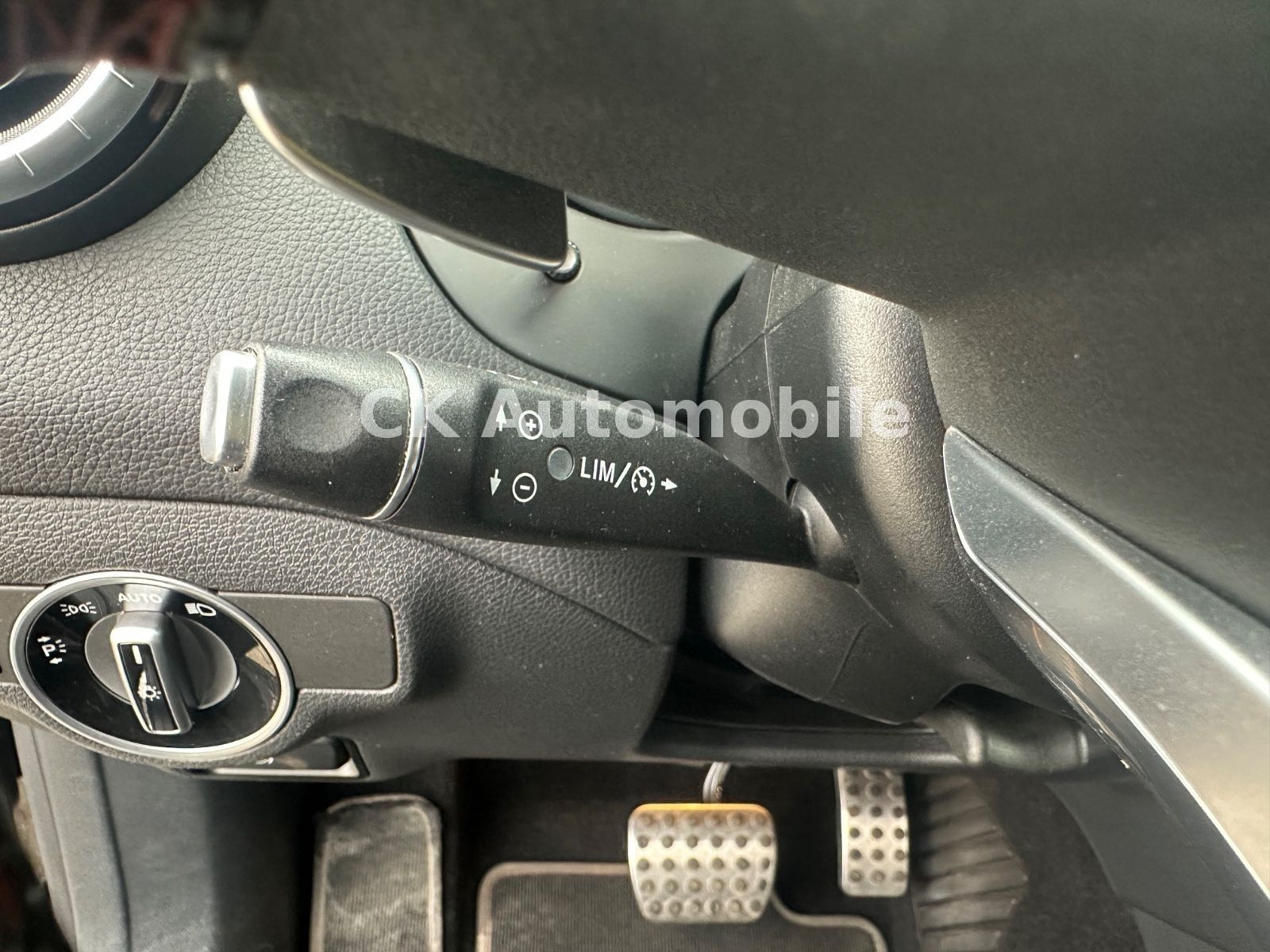 Fahrzeugabbildung Mercedes-Benz CLA 220 CDI Shooting Brake/4Matic/AMG-Line/LED