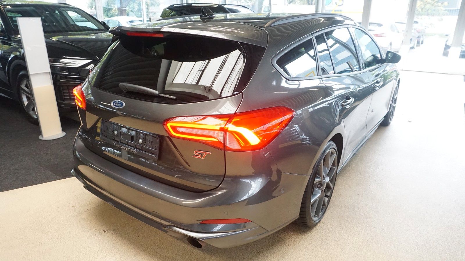 Fahrzeugabbildung Ford Focus Turnier ST * RECARO * PERFORMANCE *