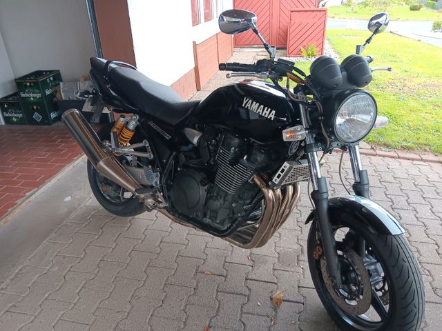 Yamaha XJR 1300 RP19