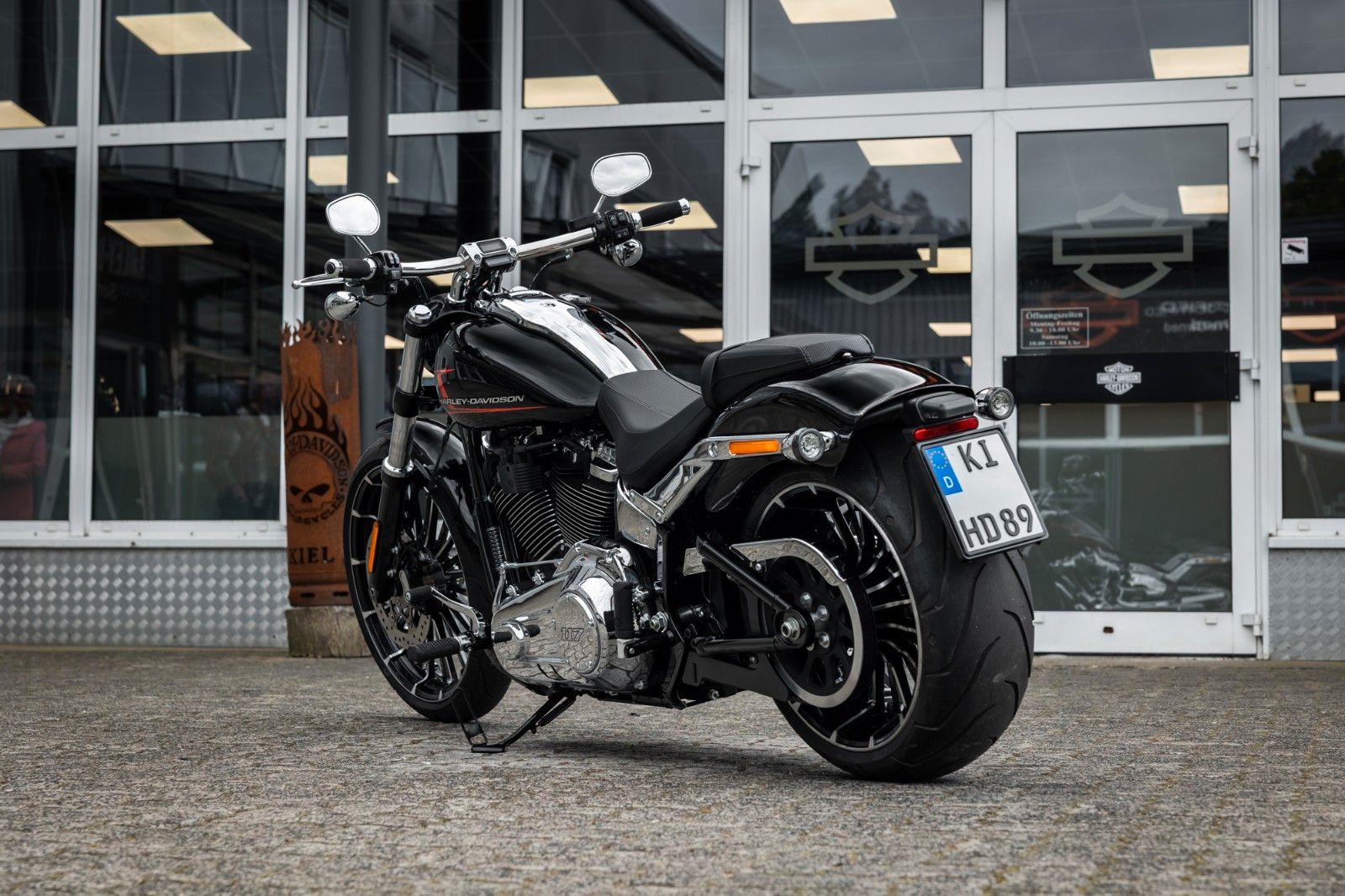 Fahrzeugabbildung Harley-Davidson FXBR Breakout 117 cui -Jekill & Hyde -