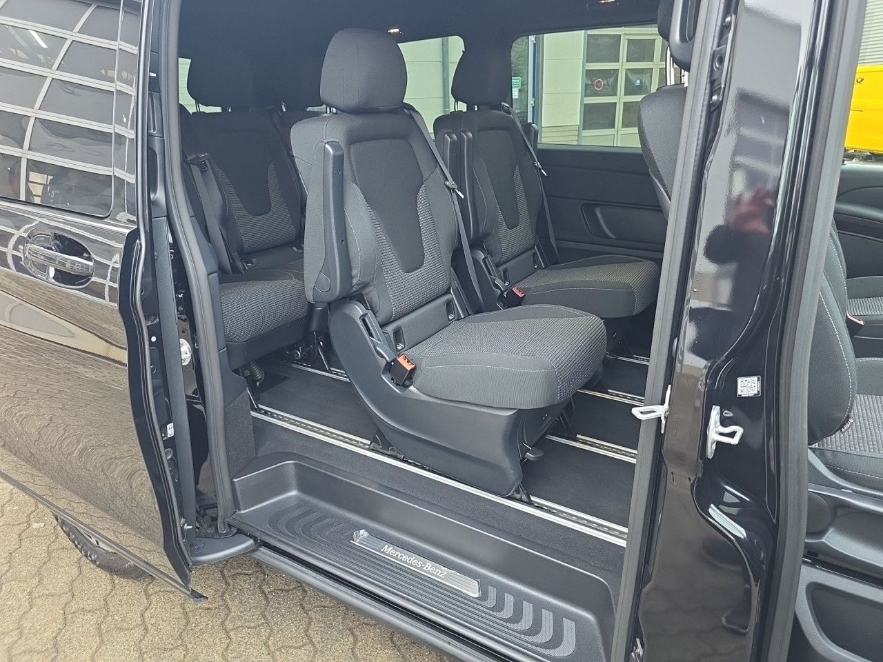 Fahrzeugabbildung Mercedes-Benz V 300 d Style Navi*360 Kamera*AHK*7-Sitzer*Easy-