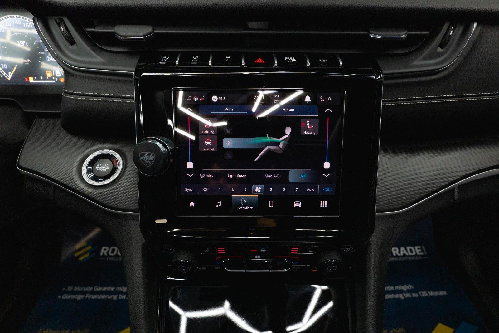 Fahrzeugabbildung Jeep Grand Cherokee 3.6 4x4 LAREDO L ACC Kamera 19%