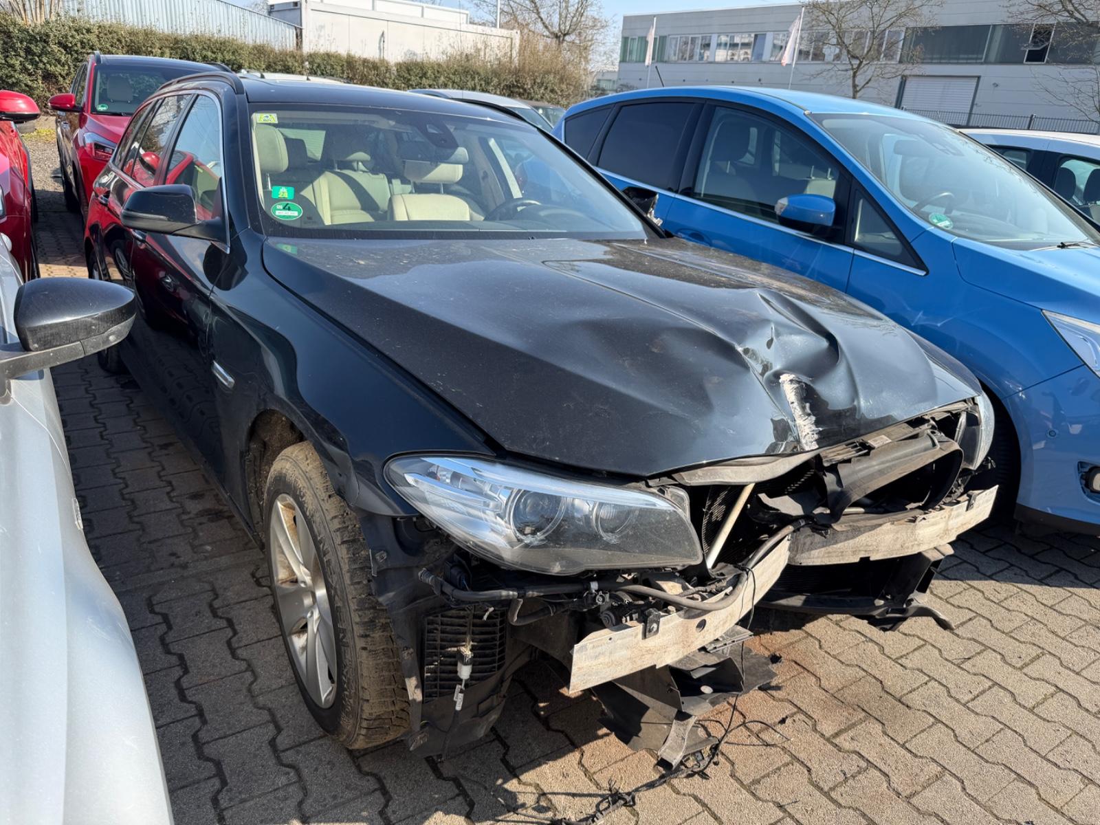 BMW 520 d Touring xDrive Leder beige Autom. Panorama