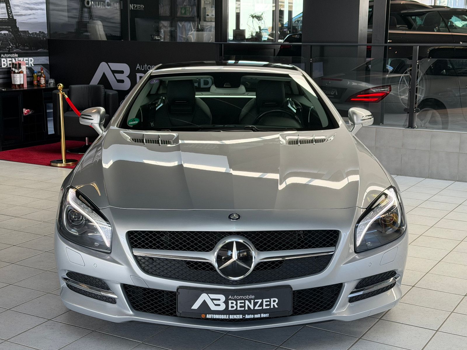 Fahrzeugabbildung Mercedes-Benz SL 350 /AMG/HARMAN-KARDON/MEMORY/T-WINKEL