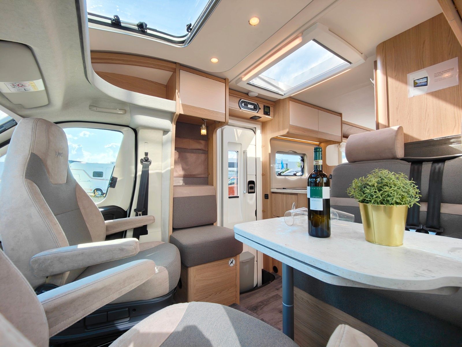 Fahrzeugabbildung LMC Cruiser V 646 G Autom. - JETZT 16.439 € SPAREN -