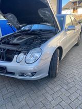 Mercedes-Benz E 280 4MATIC AVANTGARDE Avantgarde - Mercedes-Benz E 280: 4matic