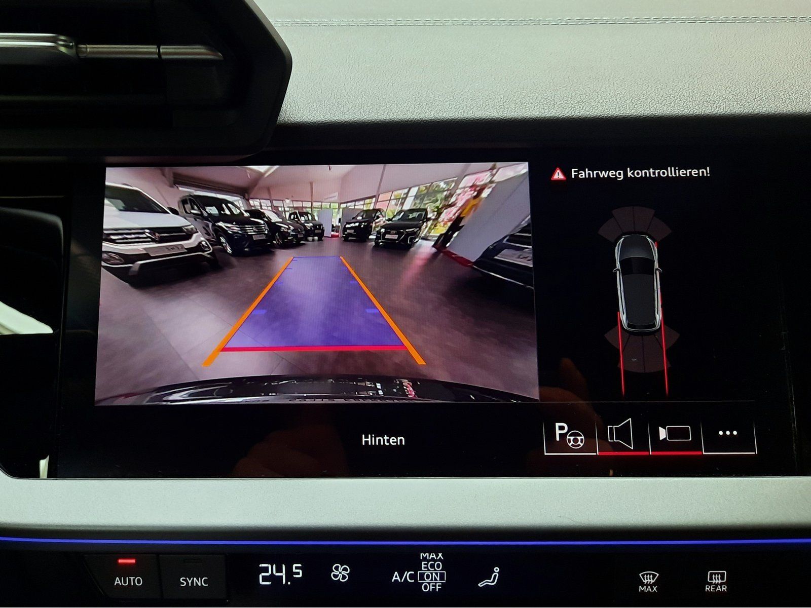 Fahrzeugabbildung Audi A3 Sportback TFSI S-Line S-tronic *AHK*Navi*LED*