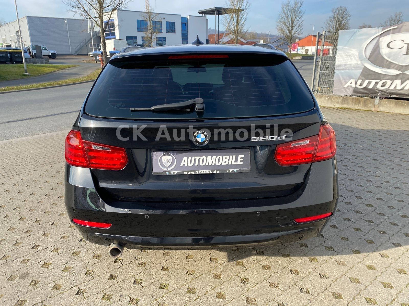 Fahrzeugabbildung BMW 320d Touring Automatik/Klima/Navi/Tempomat/PDC