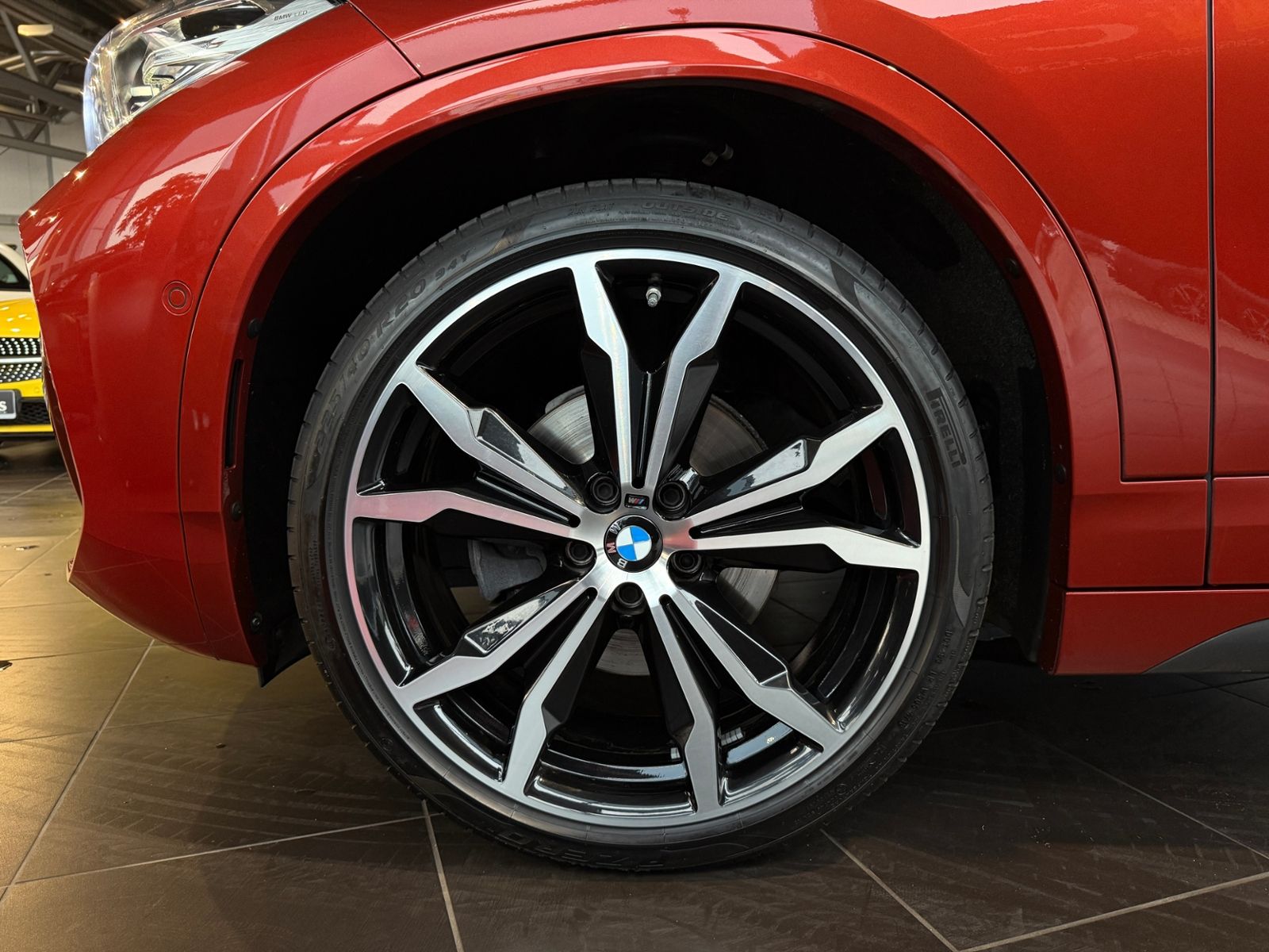 Fahrzeugabbildung BMW X2 xDrive 18 d M Sport AHK LED NAVI 20"