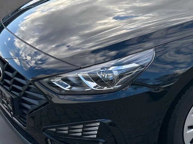 Fahrzeugabbildung Hyundai i30 cw Select Mild-Hybrid Klima,Sitzheiz,RFK,PDC