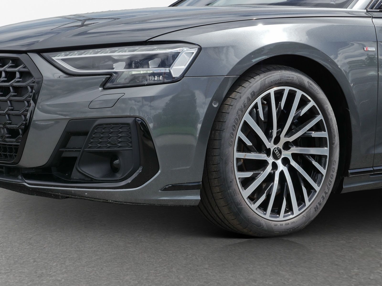 Audi A8 - Bild 14