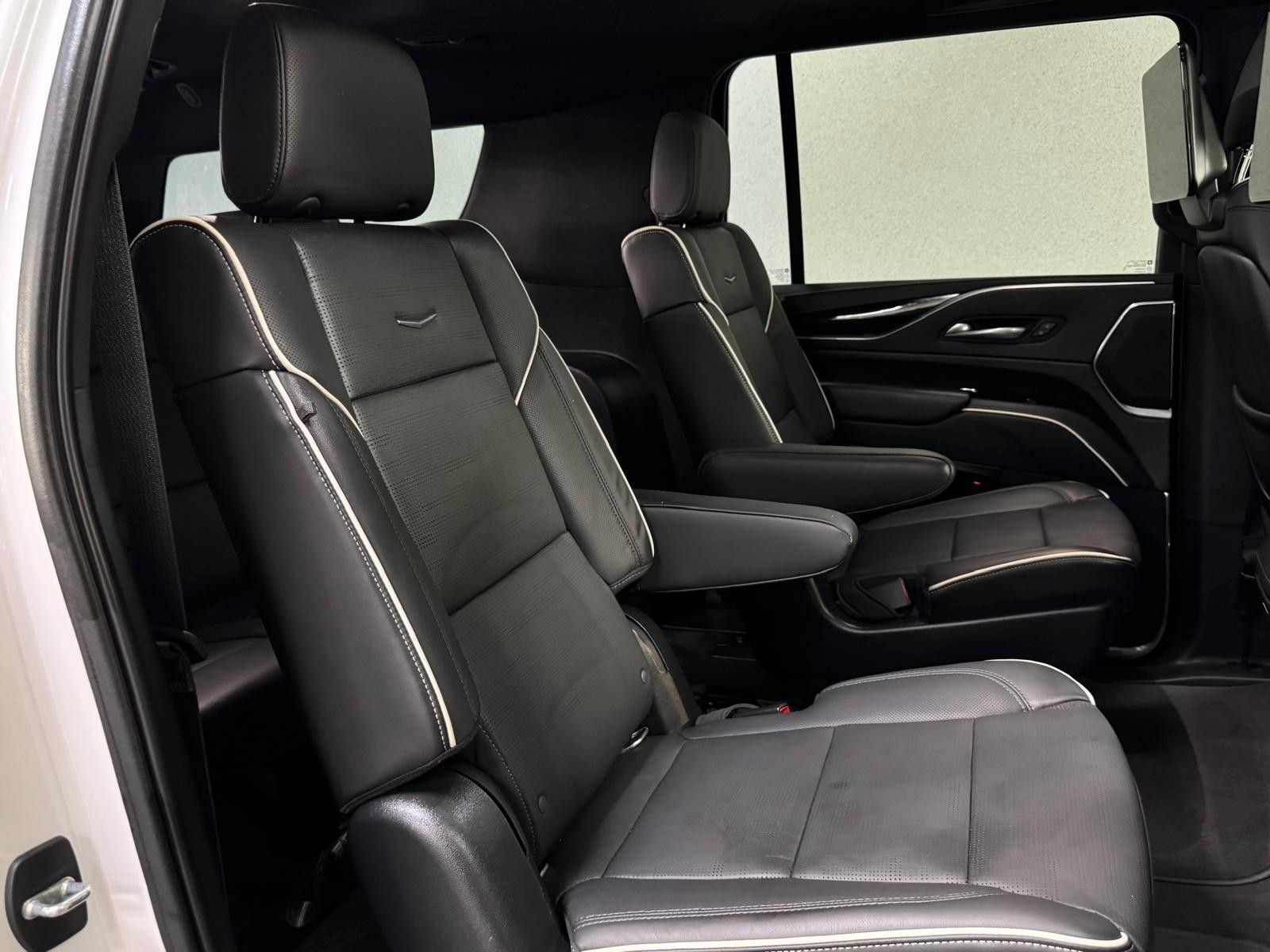 Fahrzeugabbildung Cadillac ESCALADE ESV SPORT 6.2 V8