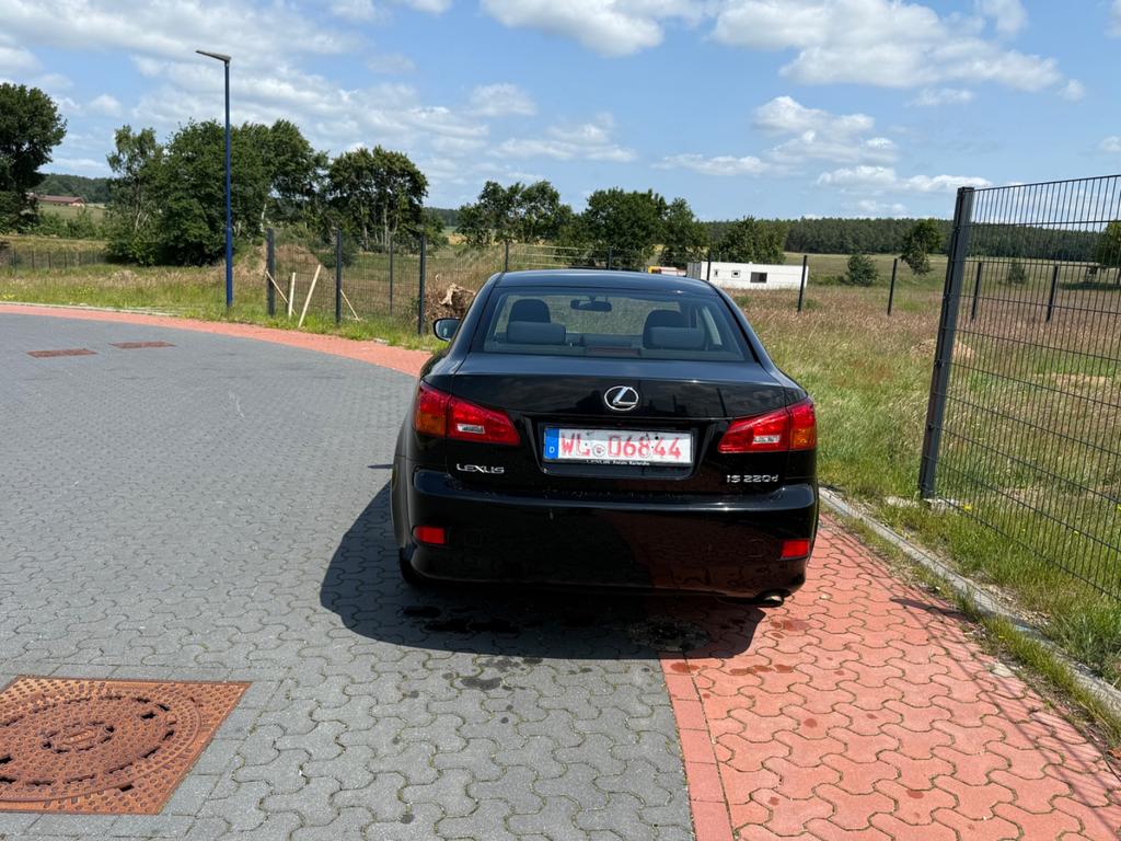 Lexus IS 220