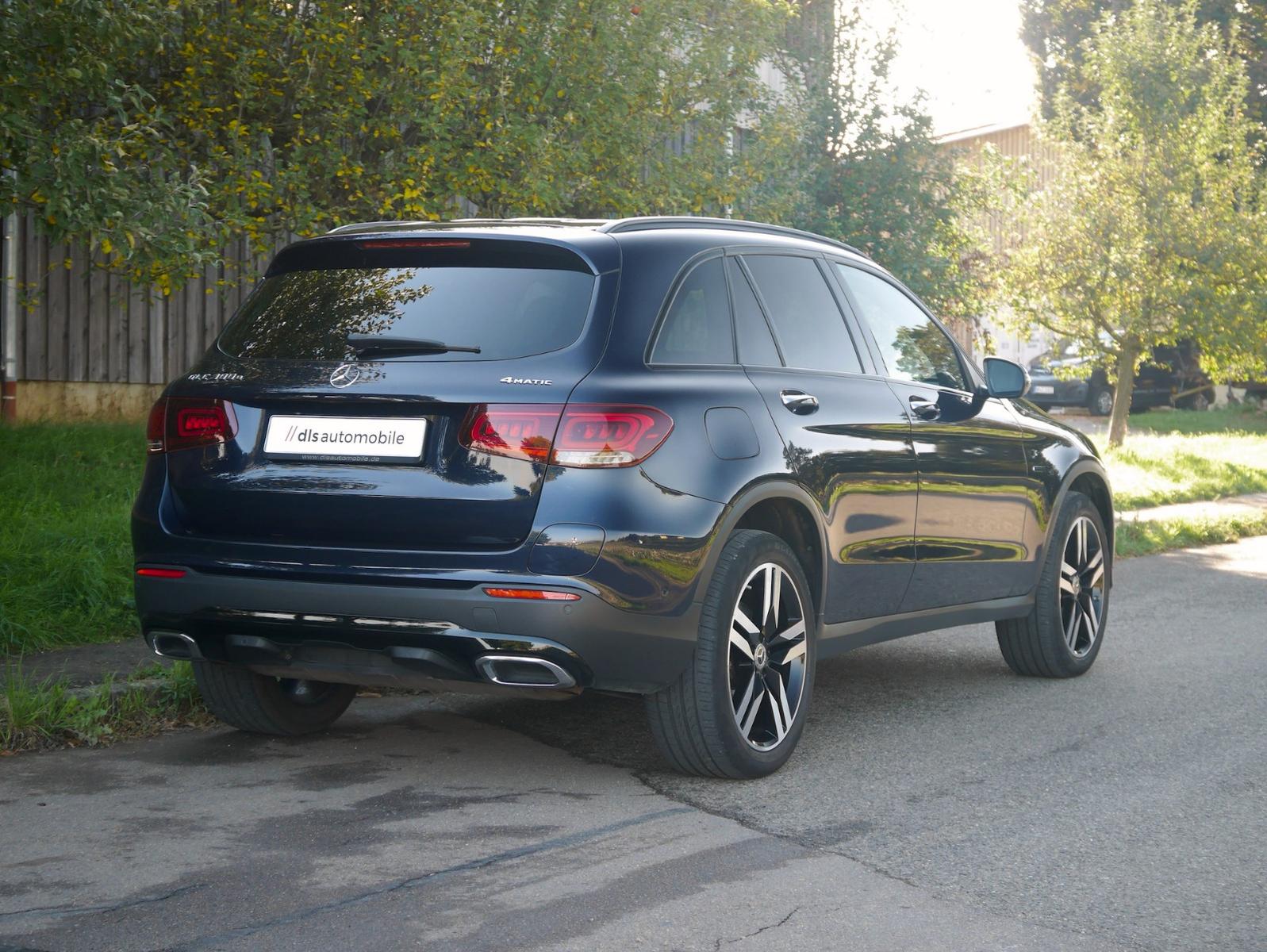 Mercedes-Benz GLC 300 e 4Matic Plug-In-Hybrid//AMG Line