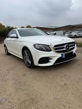 Mercedes-Benz E 300 AMG Line Autom. AMG Line - Mercedes-Benz E 300: AMG