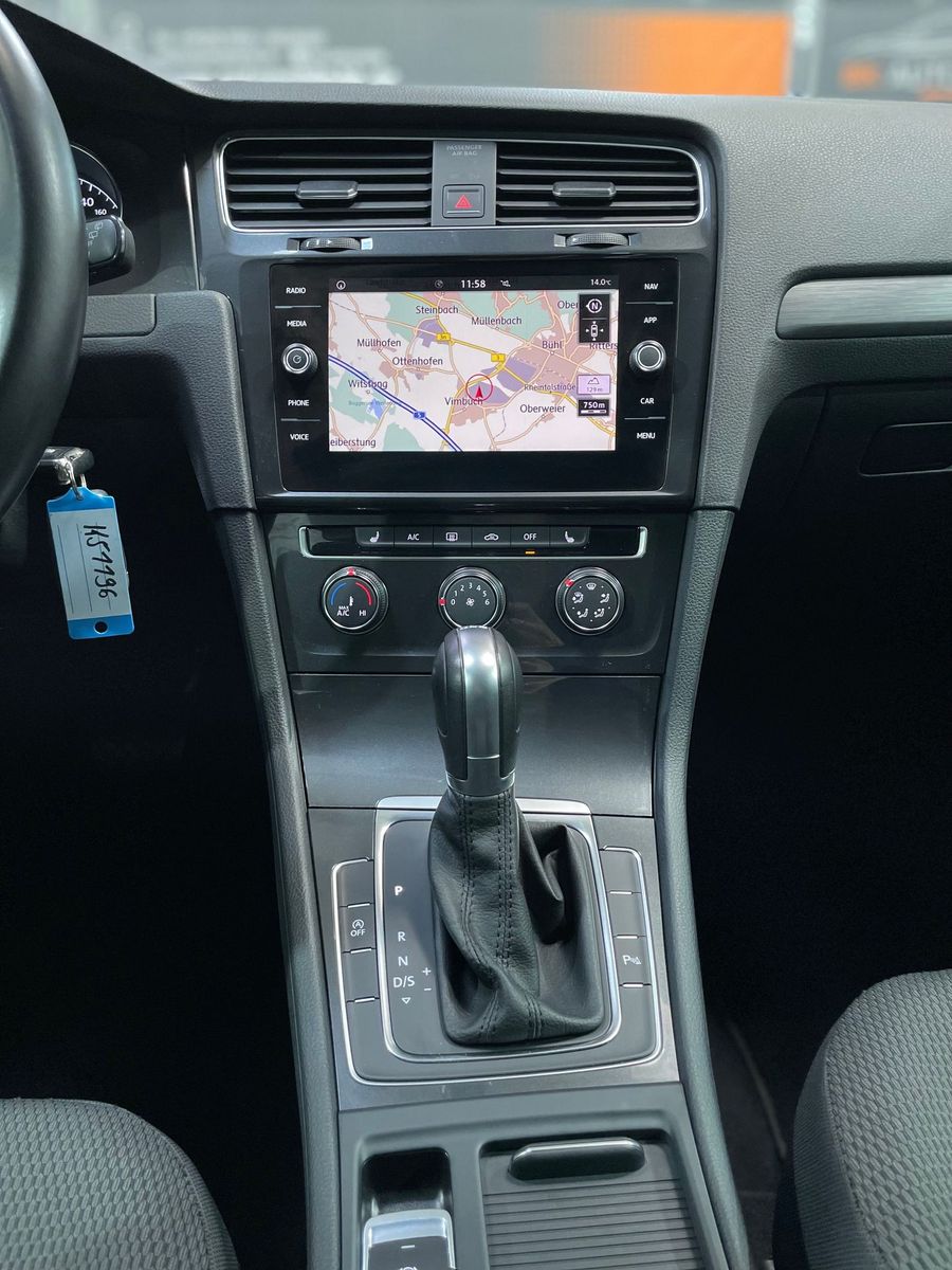 Fahrzeugabbildung Volkswagen Golf 1.6 TDI Comfortline DSG#LED#Pano#ACC#AHK