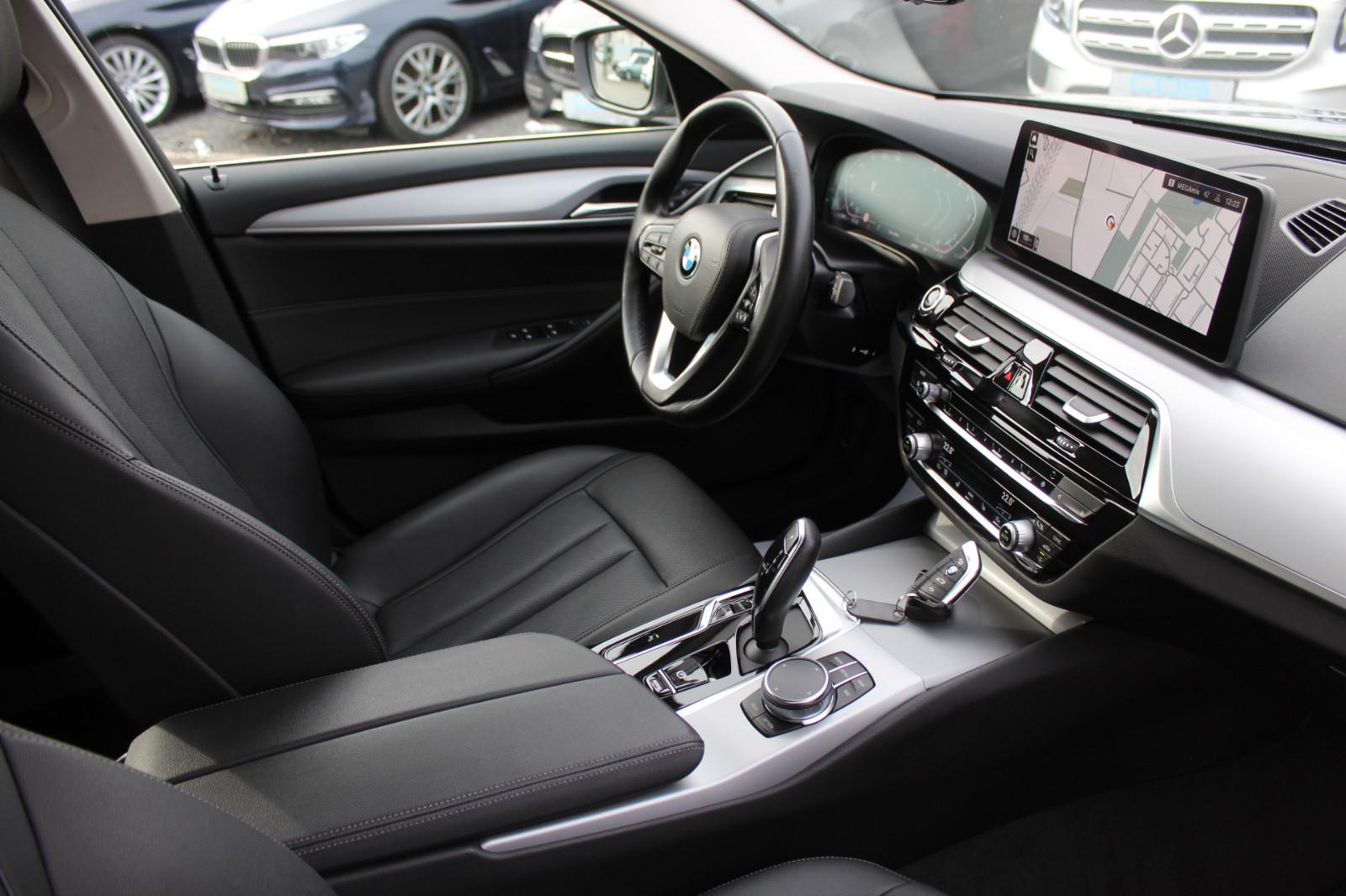BMW 530d Tour. +DAB+Kamera+S-Leder+Active Guard+