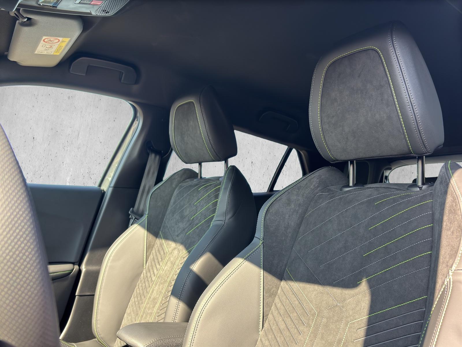 Peugeot 2008 GT HYBRID 145 e-DSC6 AWR*ACC*NAVI*360°