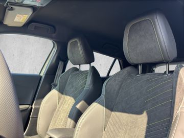 Peugeot 2008 GT HYBRID 145 e-DSC6 AWR*ACC*NAVI*360°