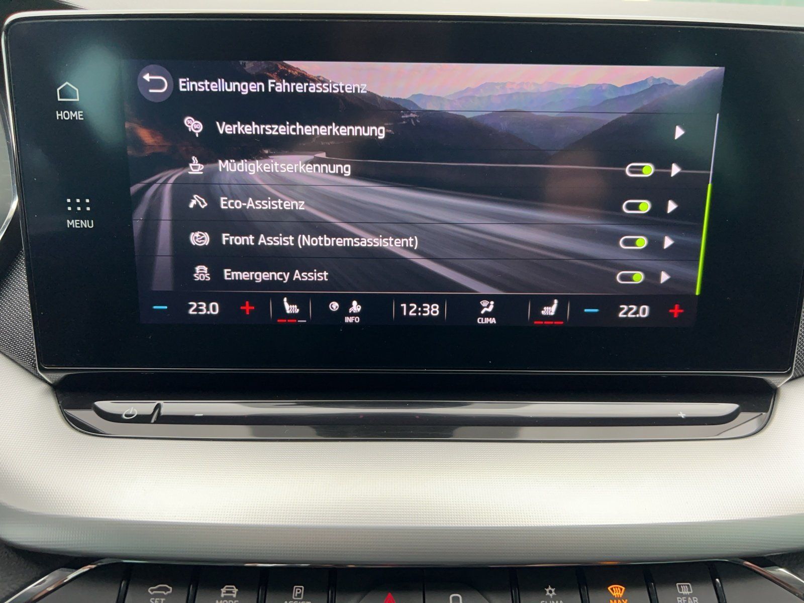 Fahrzeugabbildung SKODA Octavia Combi 1.4 TSI DSG iV Style/KAMERA/ACC/